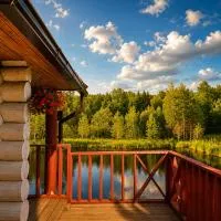 Peaceful Nature Cottage near Talsi with Hot Tub, Sauna & Pond, Camping Ives, hotel sa Talsi