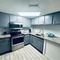 Beautiful Brand-New studio, hotel i New Port Richey