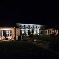 Les Anges de la Vigne par Lisca Begay, hotel u gradu Biron