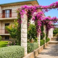 4 Bedroom Amazing Apartment In Supetar, hotelli kohteessa Supetar