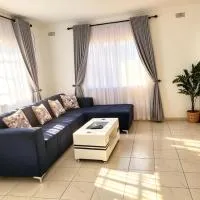 2 Bed Cottage close to Westgate Shopping Centre, hotell sihtkohas Harare