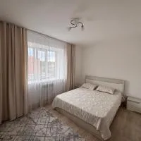Уютная двухкомнатная квартира у Борового, hotelli kohteessa Štšutšinsk
