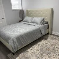 The Basement apartment, hotel em Milton