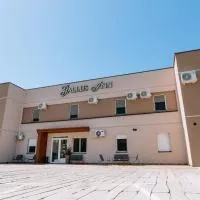 Gallus Inn, hotel v mestu Aleksinac