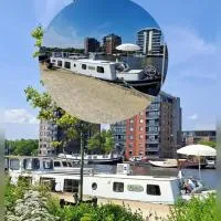"Aloha" authentiek schip op 14 minuten vanaf Amsterdam, hotel in Wormerveer