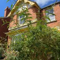 Glen Villa - 3 bedroom house - Stroud town centre, hotel v destinácii Stroud