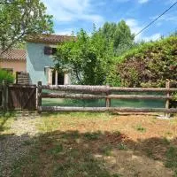 Les cyprès, hotel u gradu Lagors