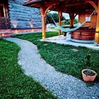 Wood & Hills Heritage Retreat with Private Spa, hotel di Vukomerić
