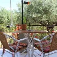 Rentoulia Apartments, hotell i Poulithra