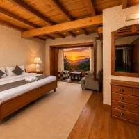 5 Bedrooms Ultra Luxury Private King Palace With Kitchen & Cook, Manali, hotel v destinácii Manāli