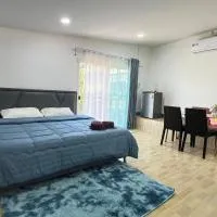 บ้านพอดีโฮมสเตย์ทองผาภูมิ -กาญจนบุรี, hotel v destinaci Ban Diso