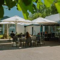 Albergue A Lagoa - Private Rooms, khách sạn ở Friol