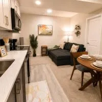 Cozy Private 1BR Basement Suite, hotel u gradu Kalgari