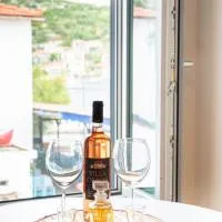 Gaia Trikeri Suites, hotell sihtkohas Ayía Kiriakí