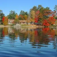 Alamoosook Lakeside Inn Orland, hotel u gradu 'Orland'