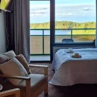 Huone upealla järvimaisemalla, Hotel in Ikaalinen