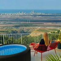 מול הים, hotel sa Moreshet