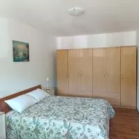 Quiet apartment - Free parking - 5 min to center, hôtel à Bakar