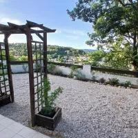 Viesnīca Vue magnifique, jardin et petit cocon en provence pilsētā Peypin