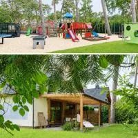 Domki apartamenty Nasza Chata - 4 minuty od plaży, hotel Pobierowóban
