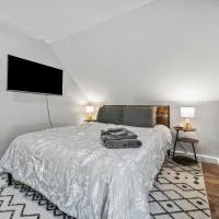 Modern Pet Friendly Apt Hiking Touring Studio, hótel í Whitefield
