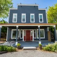 Sequim में, होटल Seaside Saloon Hot Tub Getaway