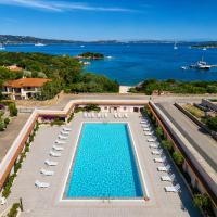 Sea View Two Bedroom CB and G with Pool 200m from the Beach, hotel v Baja Sardinia
