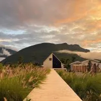 Paradise Resort & Cafe, hotel i Ban Mae Khon
