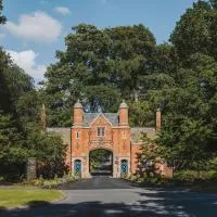 Fairmont Cheshire The Mere، فندق في كنوتسفورد
