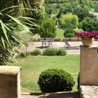 Au cœur de Valensole, calme et douceur provençale, hotel em Valensole