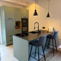 Lara Residence, hotel a Lesing