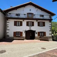 La Posada Nueva, hotel a Viscarret-Guerendiáin