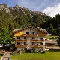 Rifugio Cereda, hotel in Fiera di Primiero