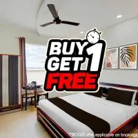 Super Townhouse by OYO Cosmo Mall Zirakpur Formerly R K Residency, hotel di Zirakpur