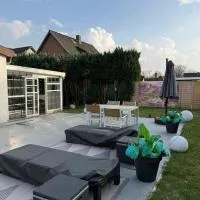 Geesthacht में, होटल Haus Grünhof Holiday Home with Garden & Conservatory