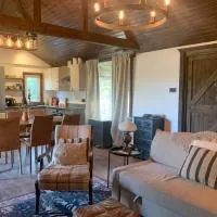 Hunters Cabin - Rustic farm stay, hotel en Great Chart