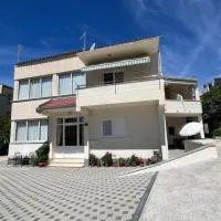 Apartments Ivana, hotelli kohteessa Tučepi