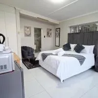 12 On Bird BnB، فندق في Beacon Bay
