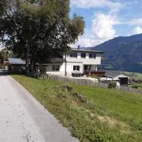 Haus Anneliese, hótel í Gröbming