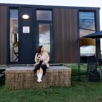 Pasture and Paws by Tiny Away: Leeville şehrinde bir otel