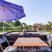 Bateau la Laïta sur la rivière, viešbutis mieste Cheffes-sur-Sarthe