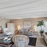 One Bedroom Condo with Waterfront Balcony and Coastal Breezes, hotel en Palm Beach Shores