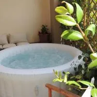 Casa Baratta - L'Acacia - Neive, Borgo storico, Vista Langhe, Park EV, מלון בנייבה