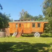 The Loft Glamping & Camping – hotel w mieście Kinloss