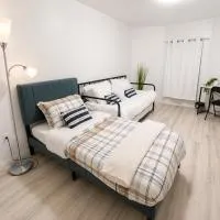 Louisbourg room & Aurora House – hotel w mieście Glace Bay