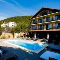 Pensiunea Celestin, hotel sa Eşelniţa