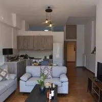 Fully Renovated Apartment -700m from Mill of Elves-Free Parking & Fast WiFi, hotel u gradu 'Trikala'