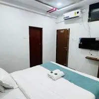 Hotel shree lodging, hotel u gradu Jogeshwāri