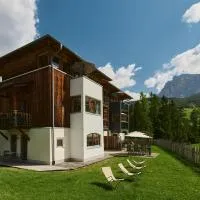 Appartamenti Les Viles, hotel a La Villa