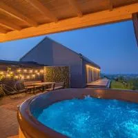 RosoChata313 Domek w górach z Sauną,Jacuzzi,Basenem "Panieński" ruska Bania na wyłączność, hotel di Mogilno
